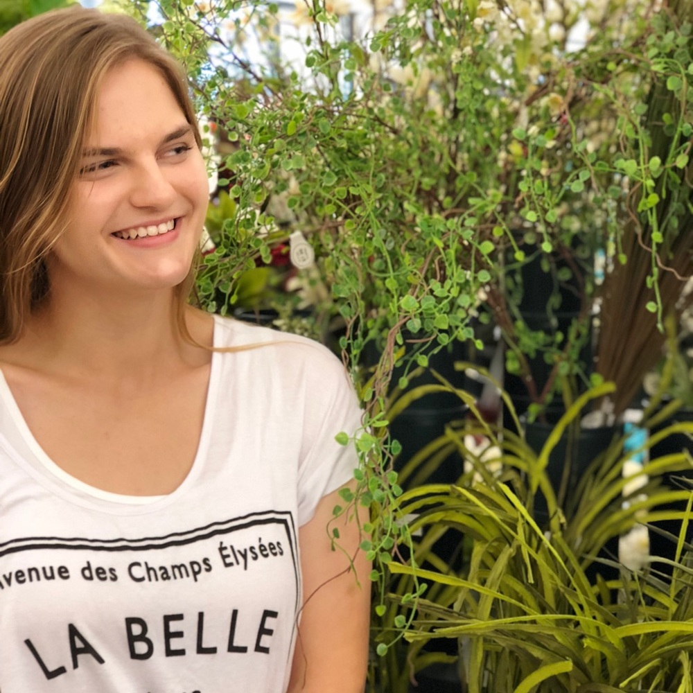 Meet your Posher, Corina